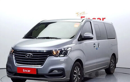 Hyundai Grand Starex Grand Starex I рестайлинг 2, 2020 год, 2 800 000 рублей, 1 фотография