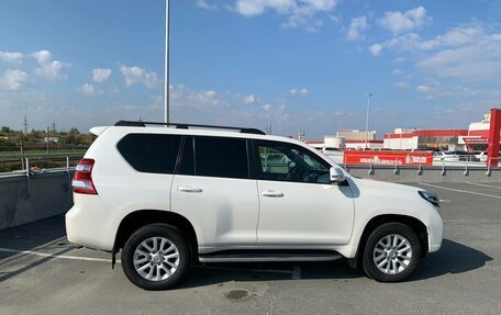 Toyota Land Cruiser Prado 150 рестайлинг 2, 2014 год, 3 223 000 рублей, 12 фотография