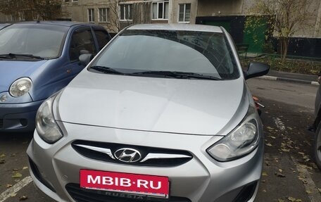 Hyundai Solaris II рестайлинг, 2014 год, 900 000 рублей, 2 фотография