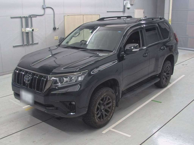 Toyota Land Cruiser Prado 150 рестайлинг 2, 2021 год, 4 570 000 рублей, 1 фотография