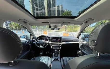 Volkswagen Tiguan II, 2021 год, 2 980 800 рублей, 11 фотография