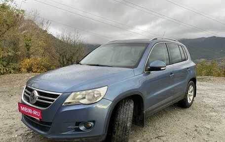 Volkswagen Tiguan I, 2010 год, 1 380 000 рублей, 2 фотография