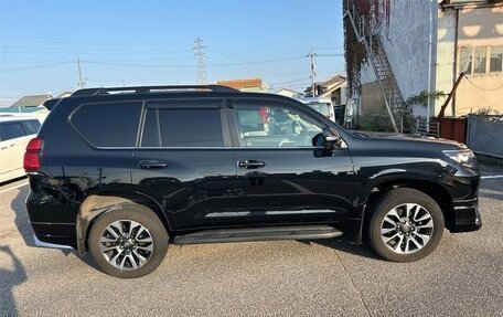 Toyota Land Cruiser Prado 150 рестайлинг 2, 2021 год, 3 986 000 рублей, 5 фотография