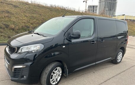 Peugeot Traveller I, 2020 год, 2 700 000 рублей, 7 фотография