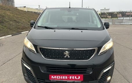 Peugeot Traveller I, 2020 год, 2 700 000 рублей, 6 фотография