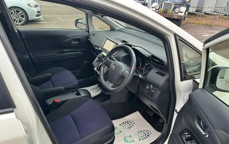 Toyota Wish II, 2016 год, 1 380 000 рублей, 6 фотография