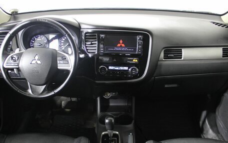 Mitsubishi Outlander III рестайлинг 3, 2012 год, 1 580 000 рублей, 10 фотография