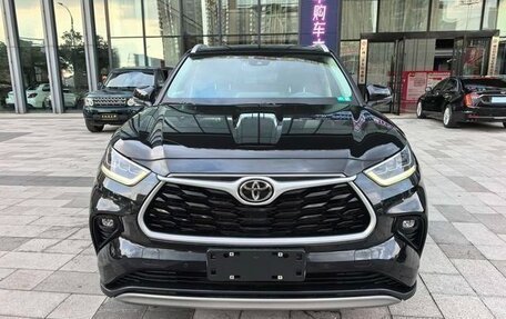 Toyota Highlander, 2022 год, 4 125 000 рублей, 2 фотография