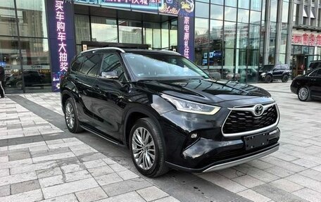 Toyota Highlander, 2022 год, 4 125 000 рублей, 3 фотография