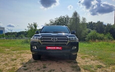 Toyota Land Cruiser 200, 2018 год, 5 850 000 рублей, 1 фотография