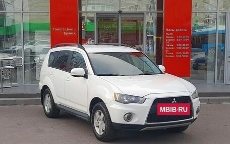 Mitsubishi Outlander III рестайлинг 3, 2011 год, 1 299 000 рублей, 3 фотография