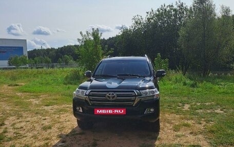 Toyota Land Cruiser 200, 2018 год, 5 850 000 рублей, 10 фотография