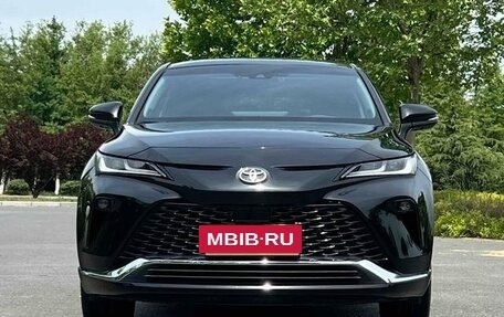 Toyota Venza, 2022 год, 3 490 000 рублей, 2 фотография