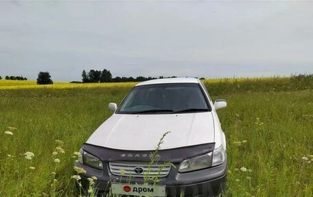 Toyota Camry, 2000 год, 180 000 рублей, 1 фотография