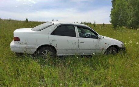 Toyota Camry, 2000 год, 180 000 рублей, 2 фотография