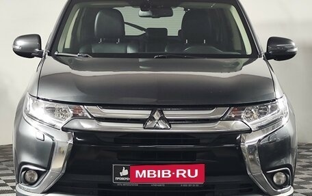 Mitsubishi Outlander III рестайлинг 3, 2015 год, 1 975 000 рублей, 2 фотография