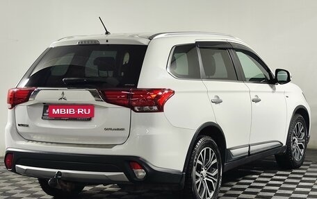 Mitsubishi Outlander III рестайлинг 3, 2015 год, 2 529 000 рублей, 4 фотография