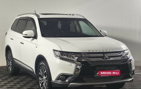 Mitsubishi Outlander III рестайлинг 3, 2015 год, 2 529 000 рублей, 3 фотография