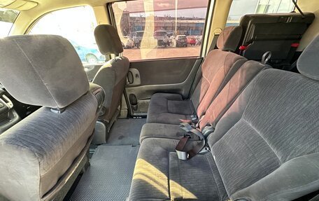 Nissan Serena III, 2010 год, 14 фотография