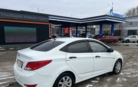 Hyundai Solaris II рестайлинг, 2015 год, 900 000 рублей, 5 фотография