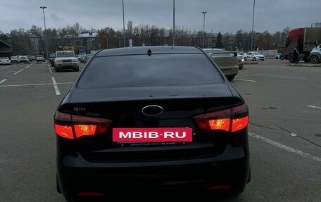 KIA Rio III рестайлинг, 2013 год, 850 000 рублей, 2 фотография