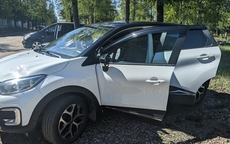 Renault Kaptur I рестайлинг, 2017 год, 1 830 000 рублей, 2 фотография