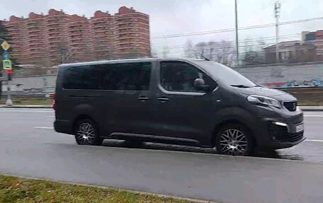 Peugeot Traveller I, 2018 год, 3 200 000 рублей, 4 фотография