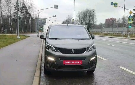 Peugeot Traveller I, 2018 год, 3 200 000 рублей, 5 фотография