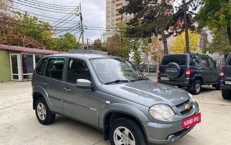 Chevrolet Niva I рестайлинг, 2017 год, 855 000 рублей, 3 фотография