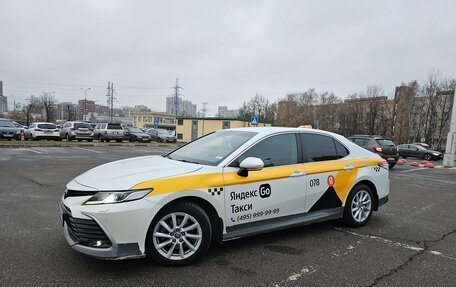 Toyota Camry, 2021 год, 2 570 000 рублей, 2 фотография