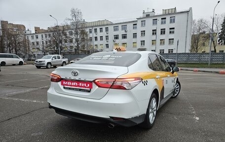 Toyota Camry, 2021 год, 2 570 000 рублей, 5 фотография