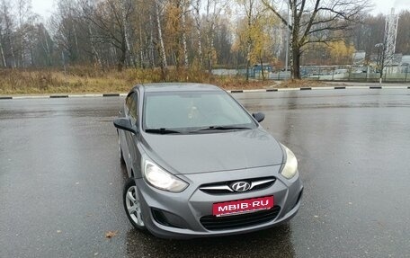 Hyundai Solaris II рестайлинг, 2011 год, 870 000 рублей, 1 фотография