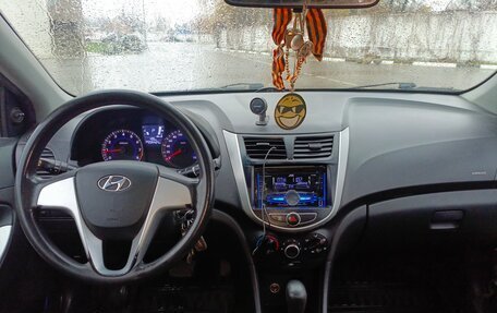 Hyundai Solaris II рестайлинг, 2011 год, 870 000 рублей, 7 фотография