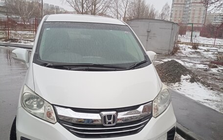 Honda Freed I, 2014 год, 1 300 000 рублей, 7 фотография