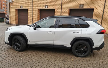 Toyota RAV4, 2021 год, 3 775 000 рублей, 4 фотография