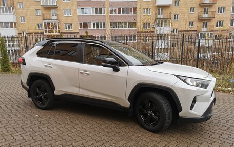 Toyota RAV4, 2021 год, 3 775 000 рублей, 9 фотография