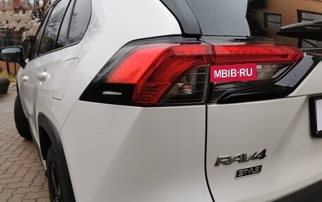 Toyota RAV4, 2021 год, 3 775 000 рублей, 17 фотография