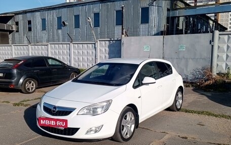 Opel Astra J, 2011 год, 700 000 рублей, 8 фотография