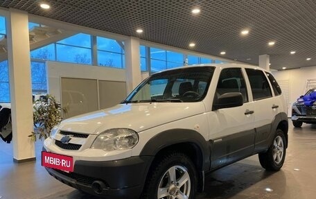 Chevrolet Niva I рестайлинг, 2017 год, 860 000 рублей, 7 фотография