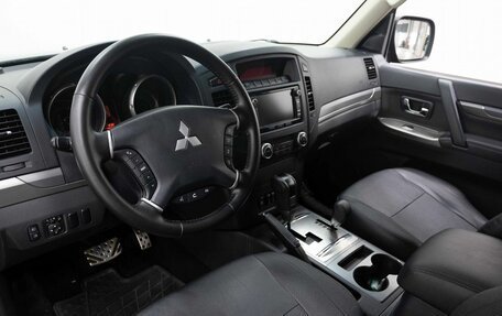 Mitsubishi Pajero IV, 2014 год, 2 857 000 рублей, 9 фотография