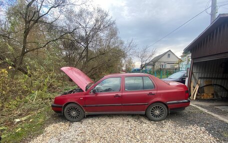 Volkswagen Vento, 1996 год, 240 000 рублей, 3 фотография