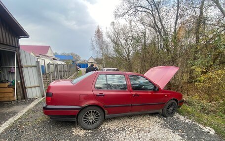 Volkswagen Vento, 1996 год, 240 000 рублей, 4 фотография