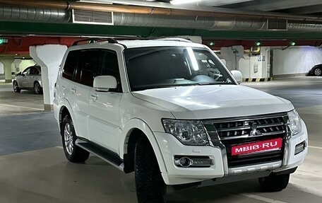 Mitsubishi Pajero IV, 2015 год, 3 499 000 рублей, 2 фотография