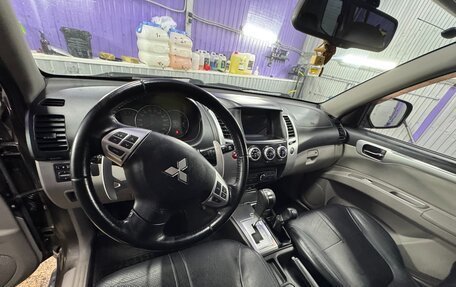 Mitsubishi Pajero Sport II рестайлинг, 2013 год, 2 200 000 рублей, 8 фотография