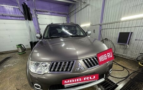 Mitsubishi Pajero Sport II рестайлинг, 2013 год, 2 200 000 рублей, 2 фотография