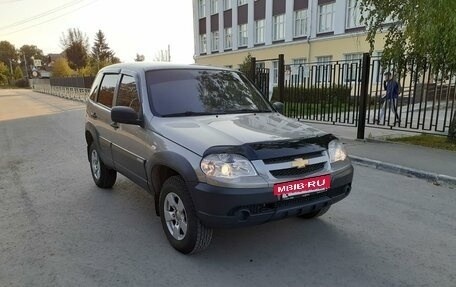 Chevrolet Niva I рестайлинг, 2013 год, 777 000 рублей, 3 фотография