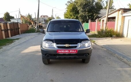 Chevrolet Niva I рестайлинг, 2013 год, 777 000 рублей, 2 фотография