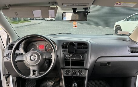 Volkswagen Polo VI (EU Market), 2012 год, 920 000 рублей, 18 фотография