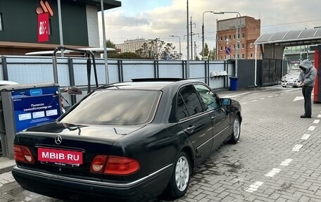 Mercedes-Benz E-Класс, 1999 год, 580 000 рублей, 5 фотография