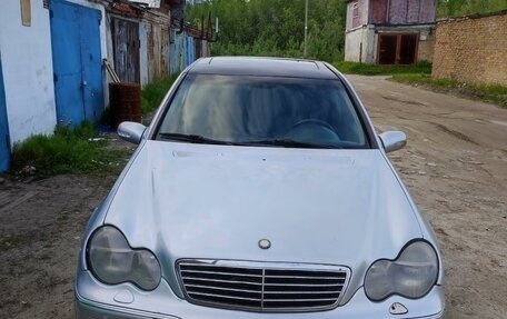 Mercedes-Benz C-Класс, 2002 год, 330 000 рублей, 3 фотография